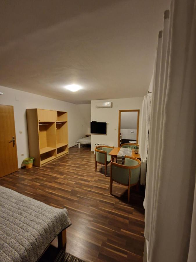 Guest House Wolf II Plitvička Jezera Kültér fotó