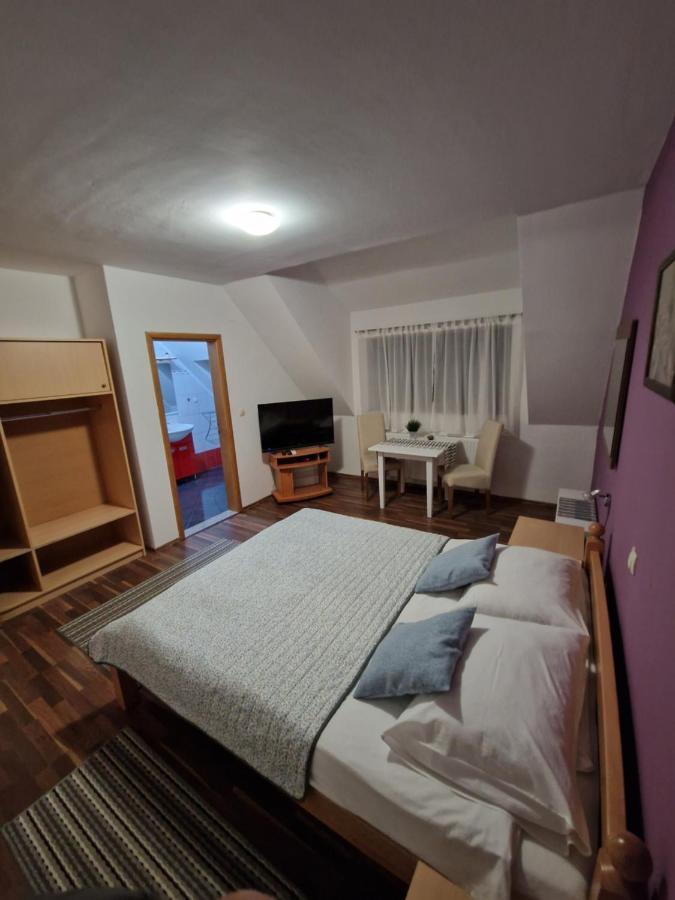 Guest House Wolf II Plitvička Jezera Kültér fotó