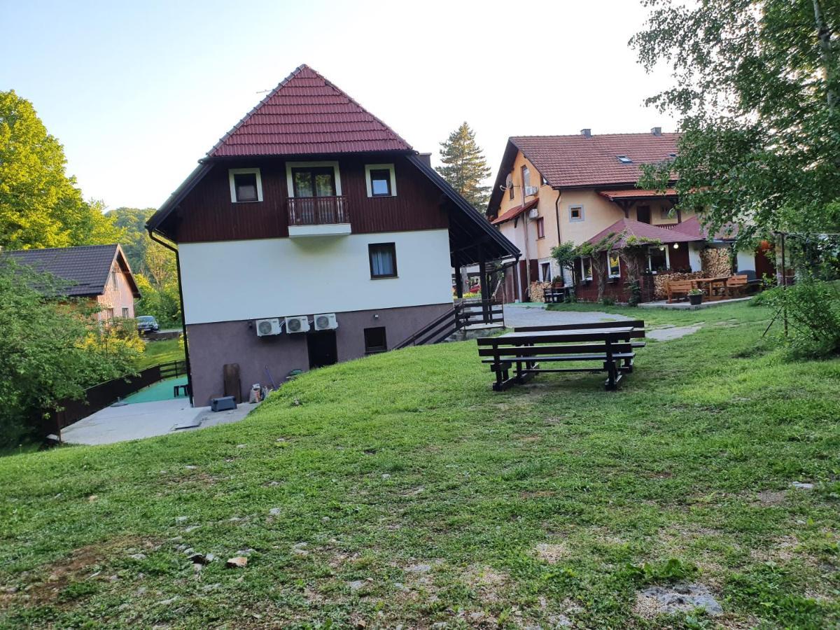 Guest House Wolf II Plitvička Jezera Kültér fotó